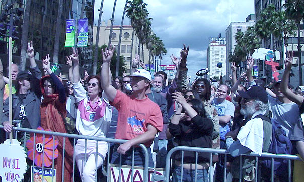 194crowdwatchingband