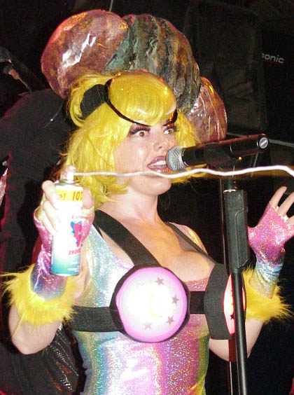 070ninettesillystring